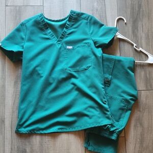 FIGS Medical Scrub Top and Pants Set